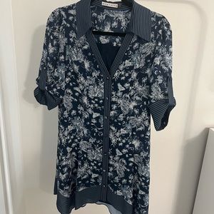 ALICE + OLIVIA
Connor Roll Handkerchief Shirtdress